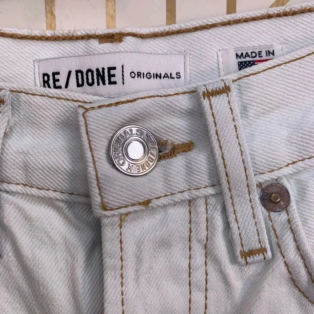 RE/DONE 80'S Long Denim Shorts in Bleach‎ White